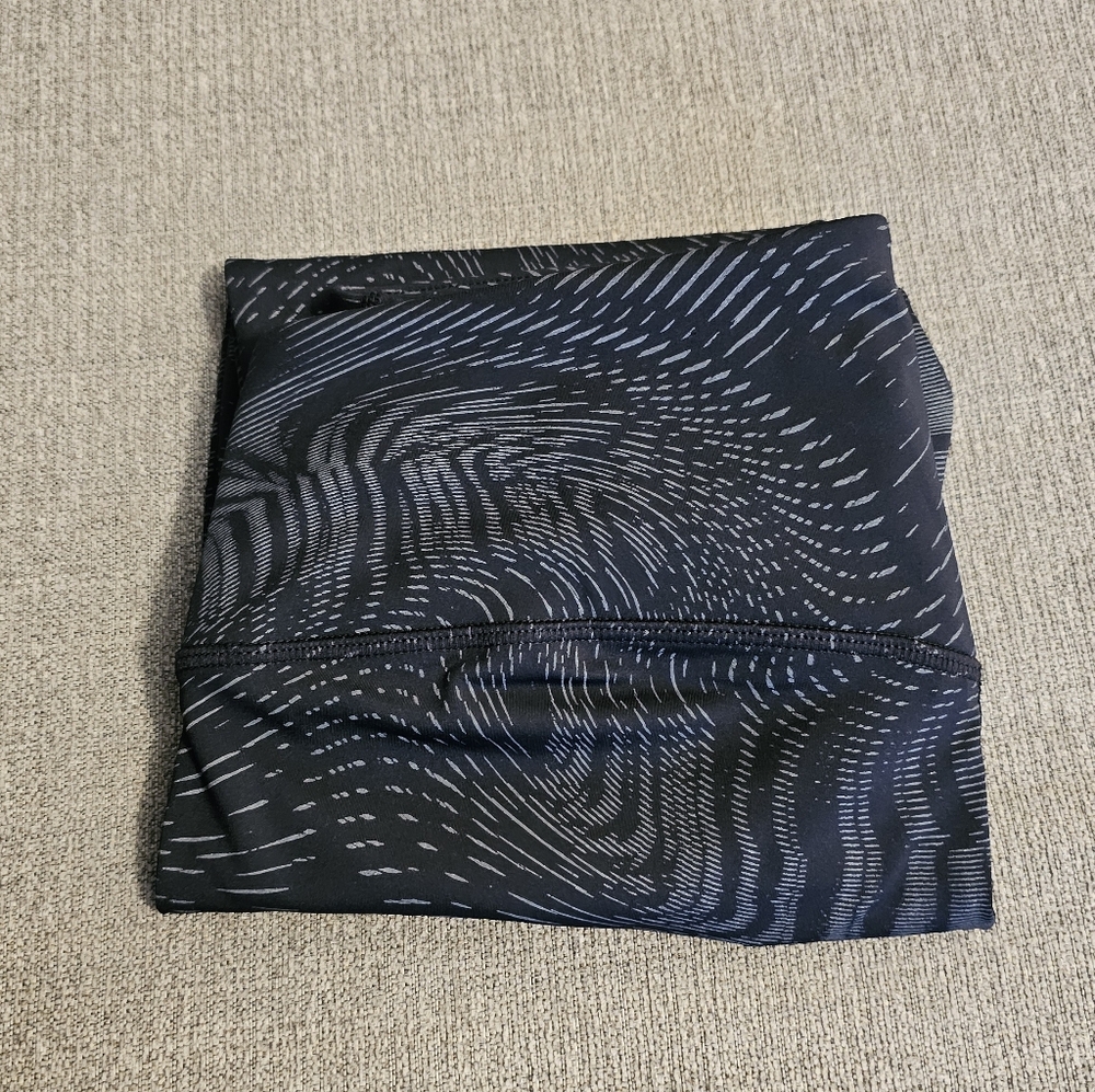 Fabletics Motion 365 Anywhere High Waisted Black Reflective Leggings Size Large - Picture 7 of 7